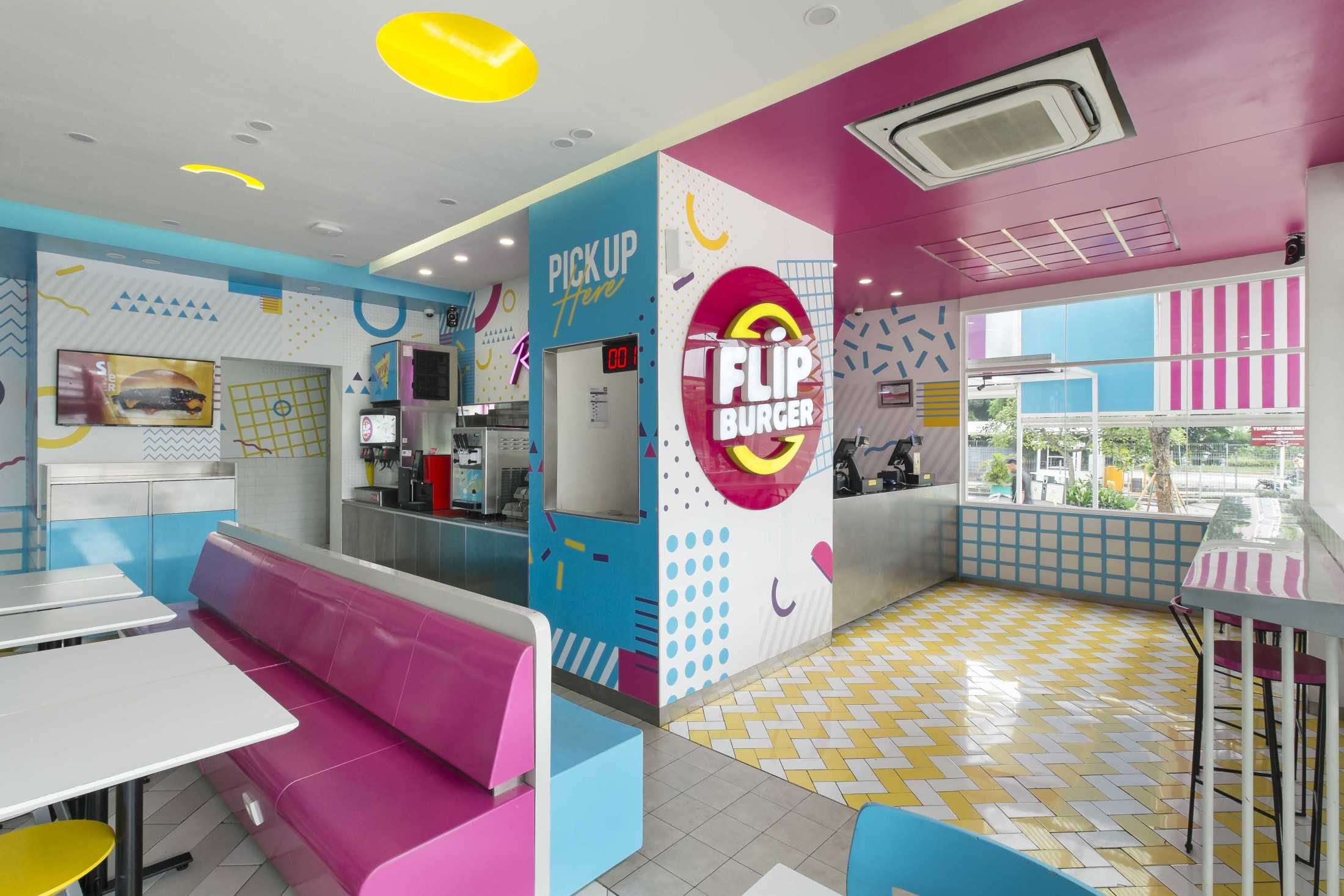 Flip Burger karya Arcon - Interior & Furniture Contractor (Sumber: arsitag.com)