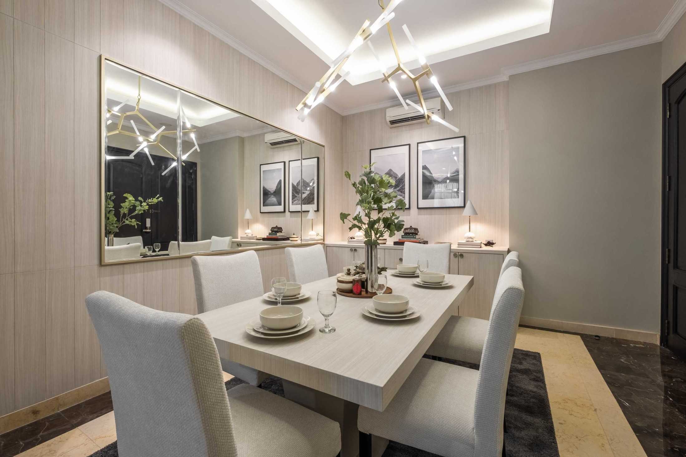 Ruang makan BM Residence karya Makai Design Company (Sumber: arsitag.com)