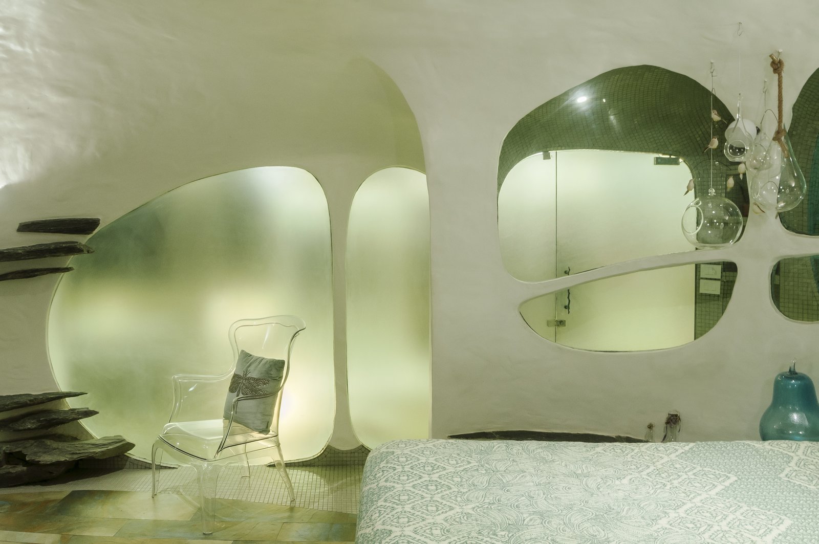 Furnitur yang tidak mengganggu flow ruangan (Sumber: dwell.com)