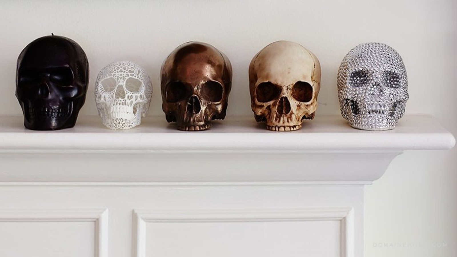 Dekorasi tengkorak yang creepy sekaligus elegan (Sumber: decoraid.com)