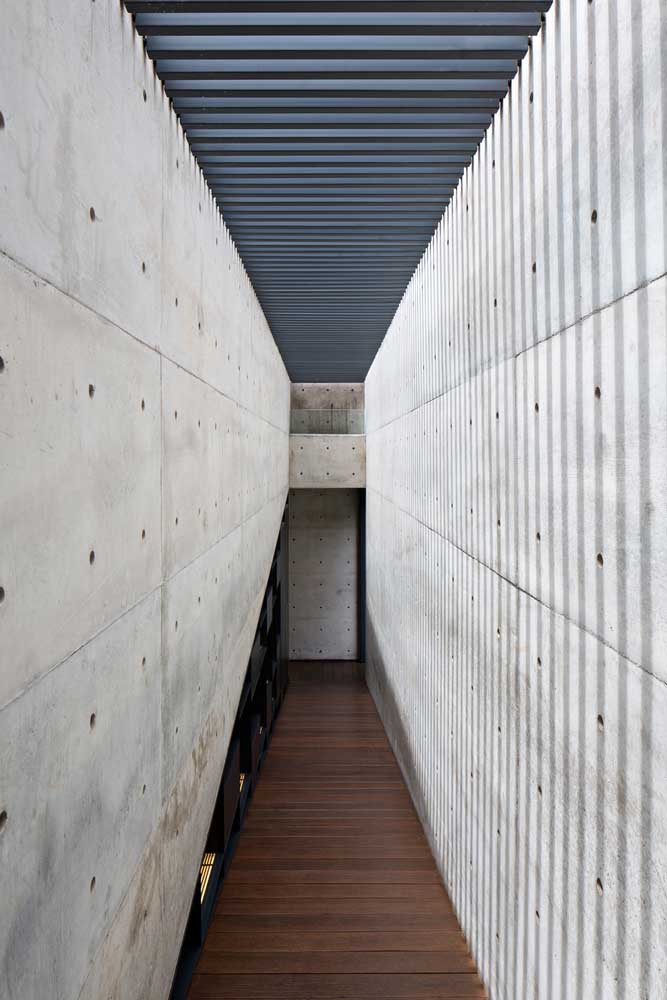 Cahaya matahari yang melimpah di setiap sudut dan lorong (Sumber: archdaily.com)