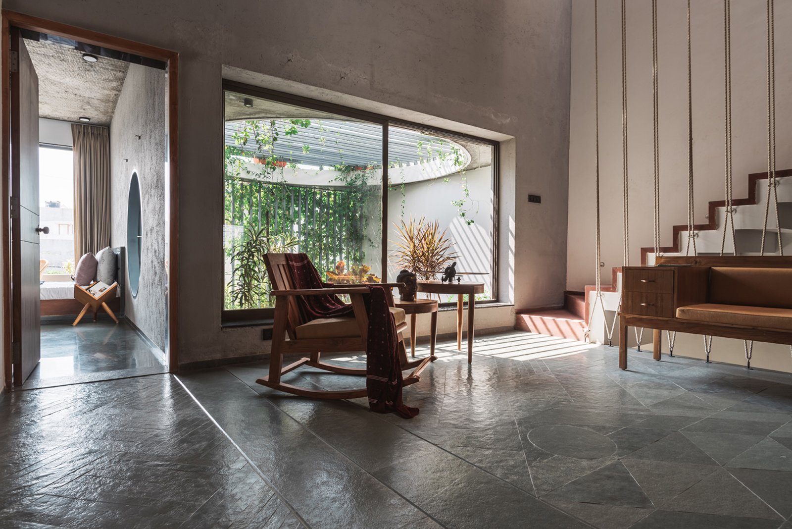 Cantiknya perpaduan material alam dan modern (Sumber: dwell.com)