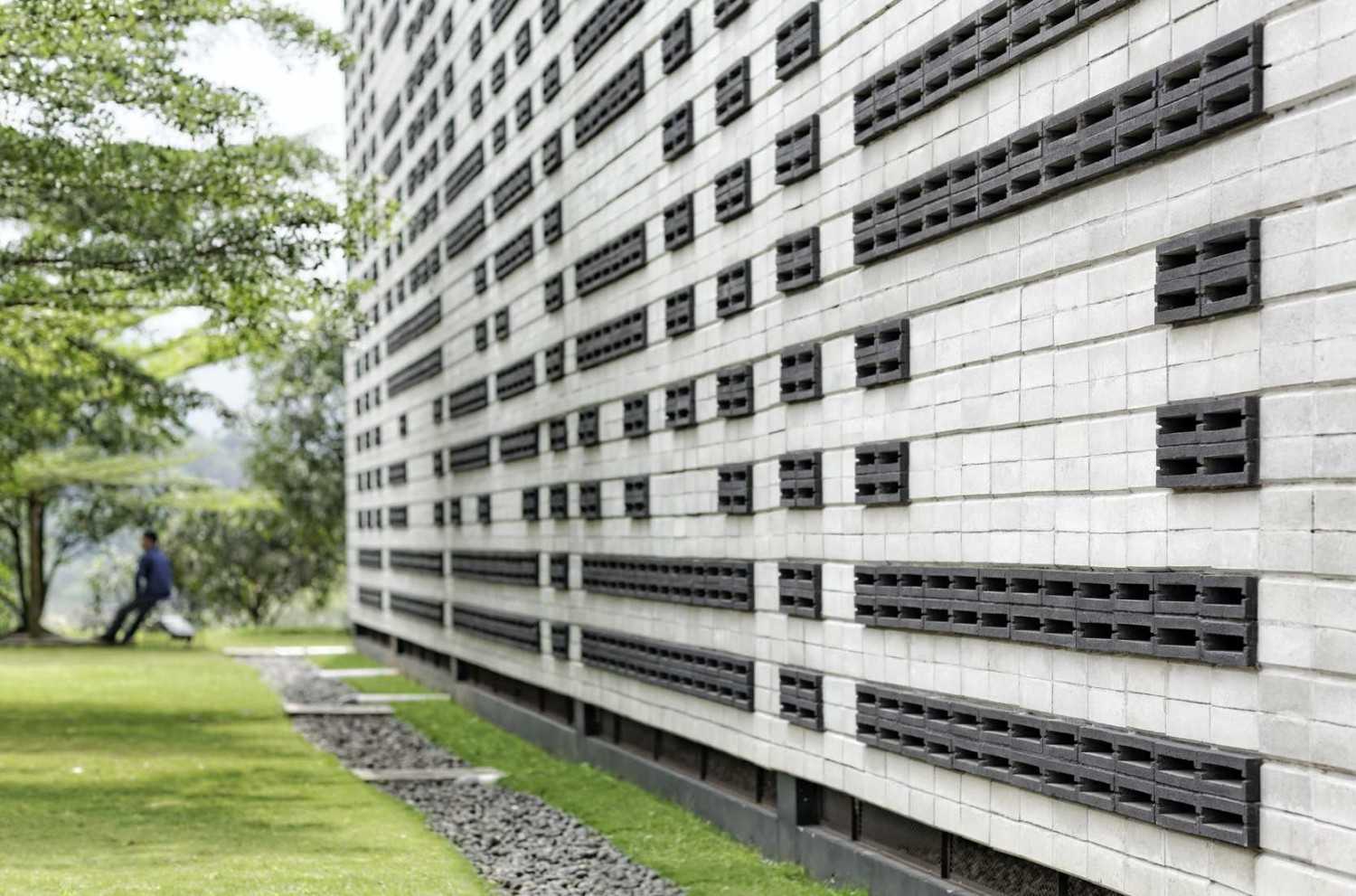Masjid kontemporer karya Urbane // arsitag.com