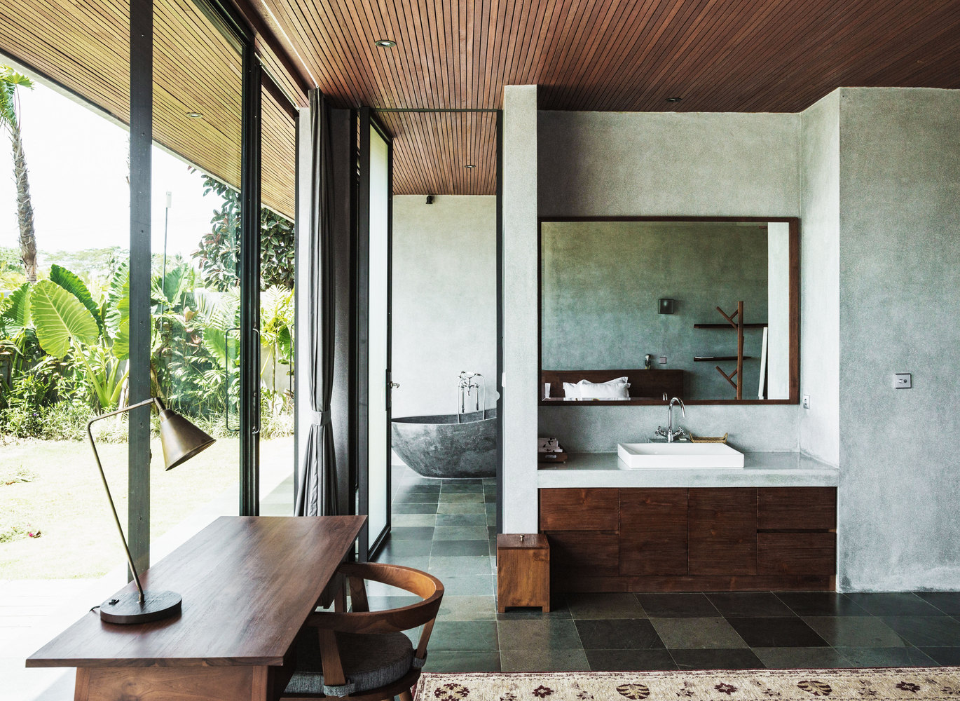 Area kamar tidur dengan akses penuh view dan cahaya // archdaily.com
