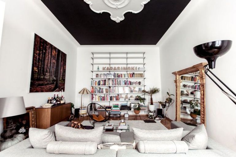 Plafon hitam untuk kesan ruangan yang mewah // servicecentral.com.au