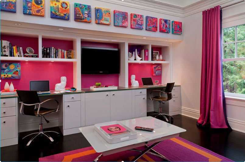 Ruang belajar cheerful bertema pink dan hitam // freshome.com
