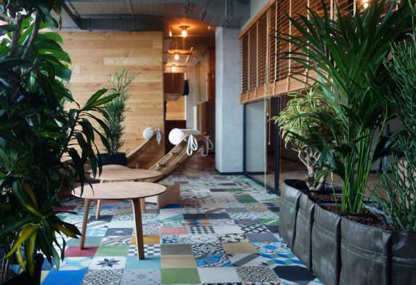 Sauna hotel yang juga berkonsep jungle, karya Werner Aisslinger // design-milk.com