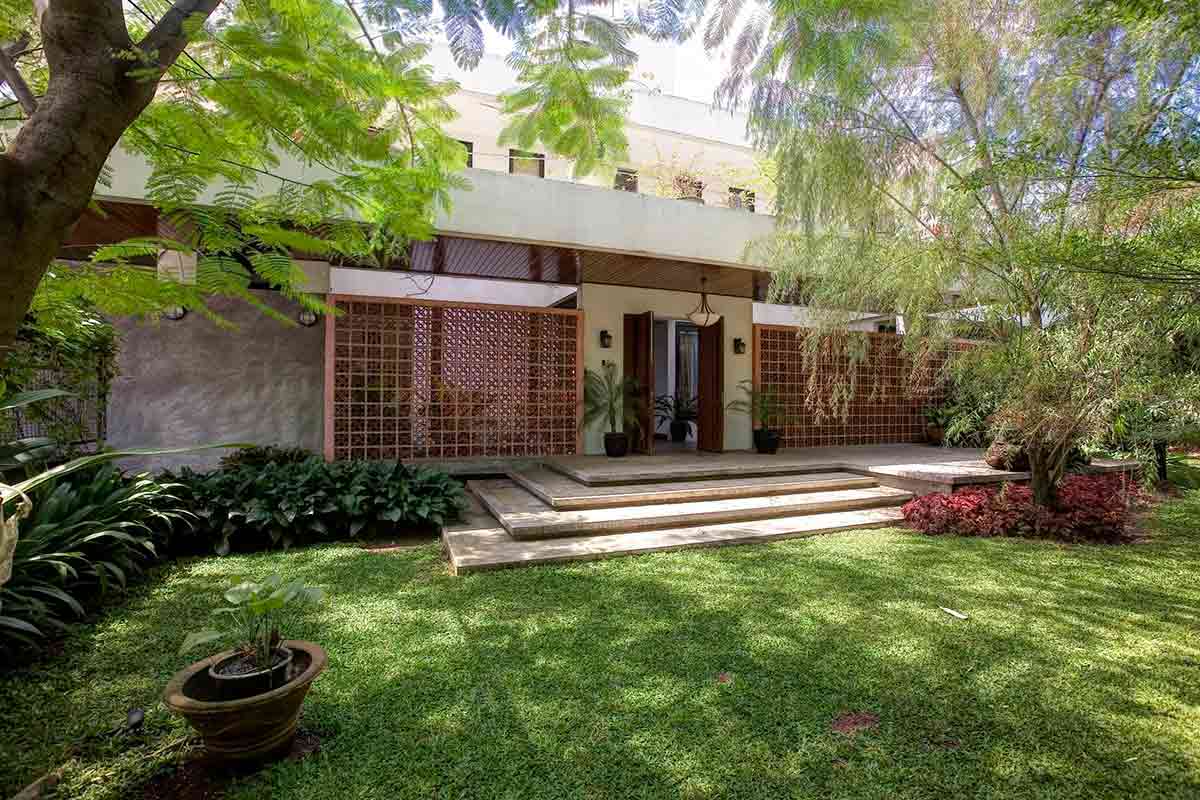 Desain rumah karya RAW Architecture // Arsitag.com