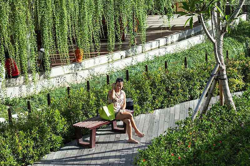 Desain taman publik karya Enviro Tec // arsitag.com