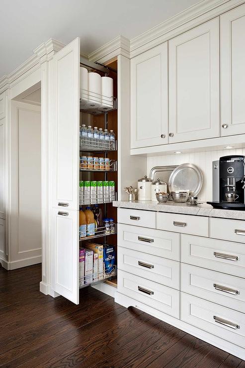 Pantry mini serba putih // decorpad.com