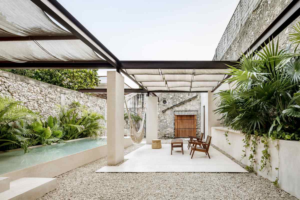 Patio taman karya Arista Cero // archdaily.com