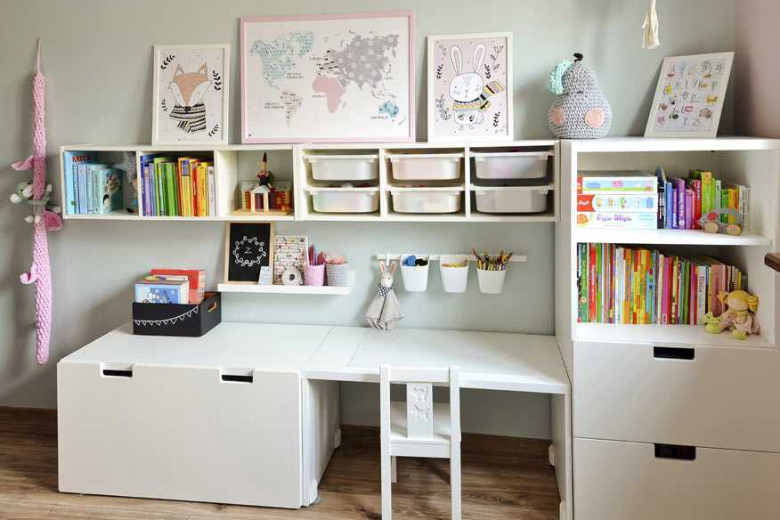 Meja all-in yang dibuat custom karya Joanna // greencanoe.pl